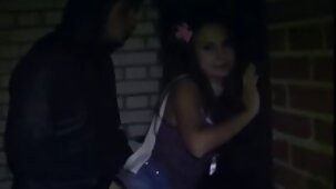 Chick est donné à video x sex gratuit un homme noir et profite de son gros appareil