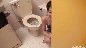 Une fille cool avec video x gratuite mature un vibromasseur a décidé de se satisfaire