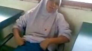 Salope bouclée baisée sur le pénis video x gratuit a telecharger d'un mec
