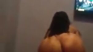 Une étudiante en jupe avale film x gratuit video trois gros godes