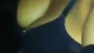 La chienne est entrée dans video x gay gratuit son pantalon et a séduit un mec lubrique