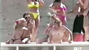 Une fille videos xxx gratuit et une machine à sexe trouvent un langage commun au sous-sol