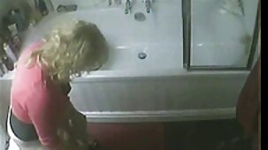 Massage de la bite des mains extrait video x amateur de la petite amie ébène