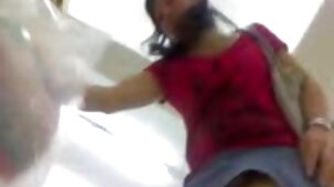 Séduisante brune habile prend dans sa extrait de video x gratuit bouche
