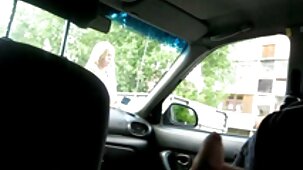 Est venu à la salle extrait video porno de bain nu et a commencé à se masturber dans la douche d'eau