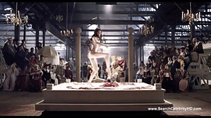 Levrette sexy avec butin blanc et petits seins tu kif video x