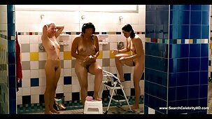 Busty chick baise film video sexe gratuit pour de l'argent avec un inconnu