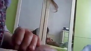 Fille laisse jouer video x streaming gratuit avec sa chatte et suce une bite