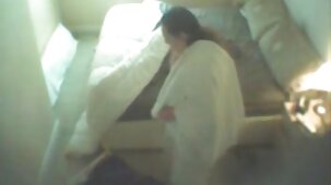 Jolie jeune nana se masturbe x porn gratuit la chatte à la main