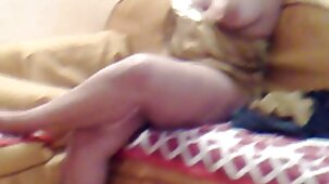 Jolie dame xxxl video porno gratuit se doigte la chatte devant un miroir