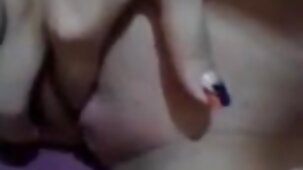 Séduit videos de x gratuites avec des seins au lit et laisse moi baiser