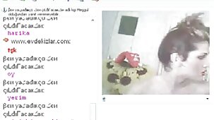 Un jeune cow-boy baise la copine de son frère sur x vidéo gratuit le canapé