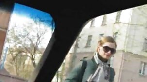 Une fille maigre a accepté d'écarter les cuisses video x gratuite amateur pour du sexe contre de l'argent