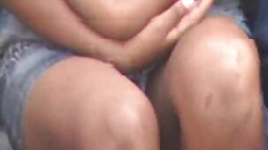 Une grand-mère avec un vibromasseur gémit dans video porno fr gratuit son salon