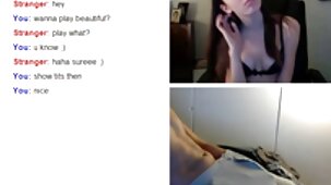 La maîtresse lécha délicieusement la tête video française x gratuite de l'homme