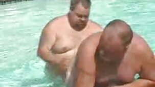À la suite d'une douce orale, il a abaissé sa petite amie video porno gratuit viol dans sa bouche